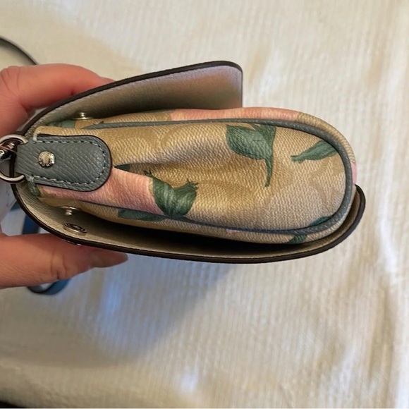 COACH RUBY NWT Camo Rose Reverse Crossbody. Hard to find pattern - Picture 7 of 10